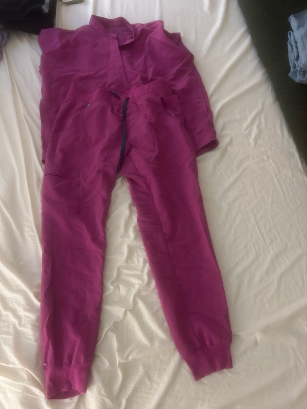 FIGS Fuchsia Scrub Set